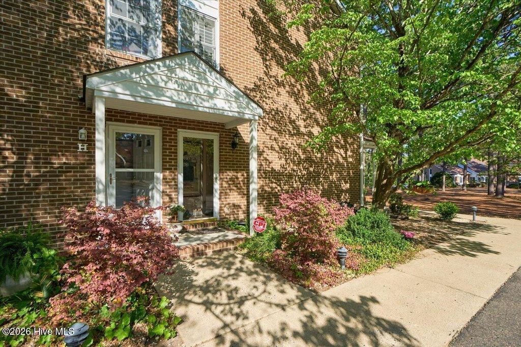 Photo of 9265 Us 15-501 Highway 10g Highway #10g, Pinehurst, NC 28374 (MLS # 100568195)