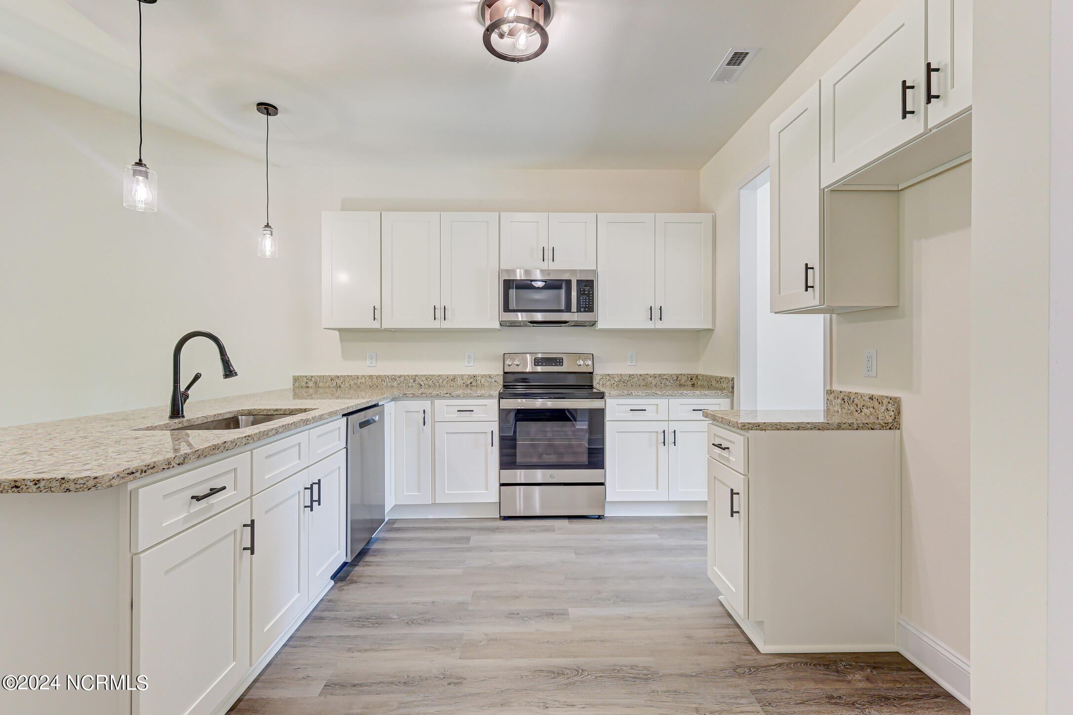 Bolivia, North Carolina 28422, United States, 3 Bedrooms Bedrooms, ,3 BathroomsBathrooms,Residential,Active,255984