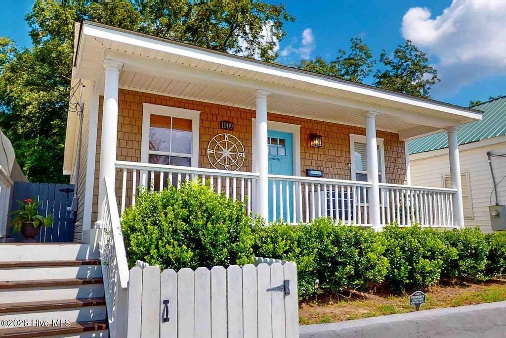 Photo of 1009 Hanover Street, Wilmington, NC 28401 (MLS # 100566637)