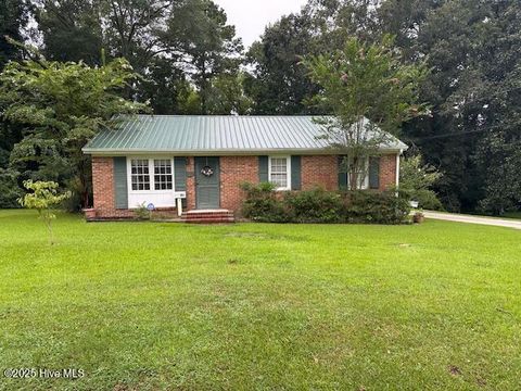 Homes For Sale - 407 W Woodlawn Drive<br/> Williamston, NC 27892