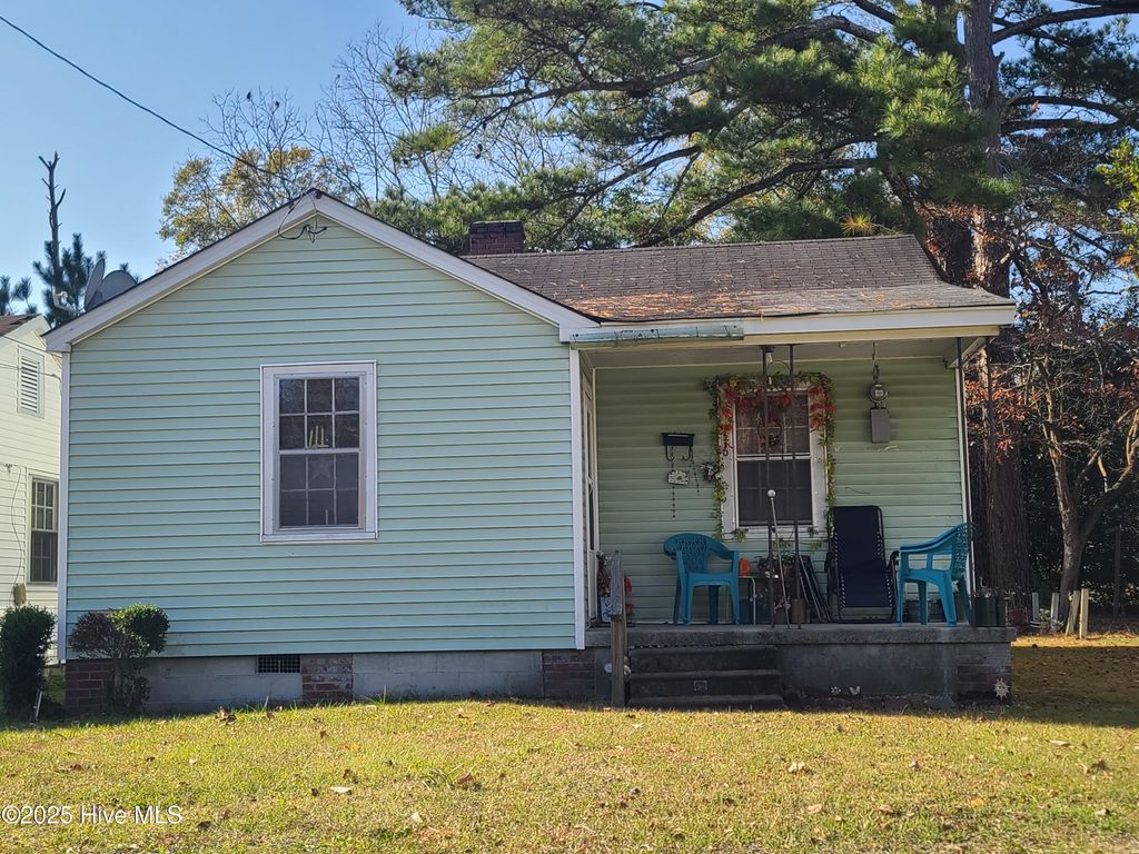 Photo of 210 Clay Street, Kinston, NC 28501 (MLS # 100542902)