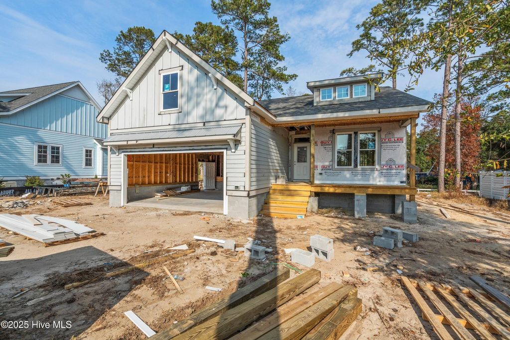 Photo of 418 Raven Glen Drive, Southport, NC 28461 (MLS # 100543070)