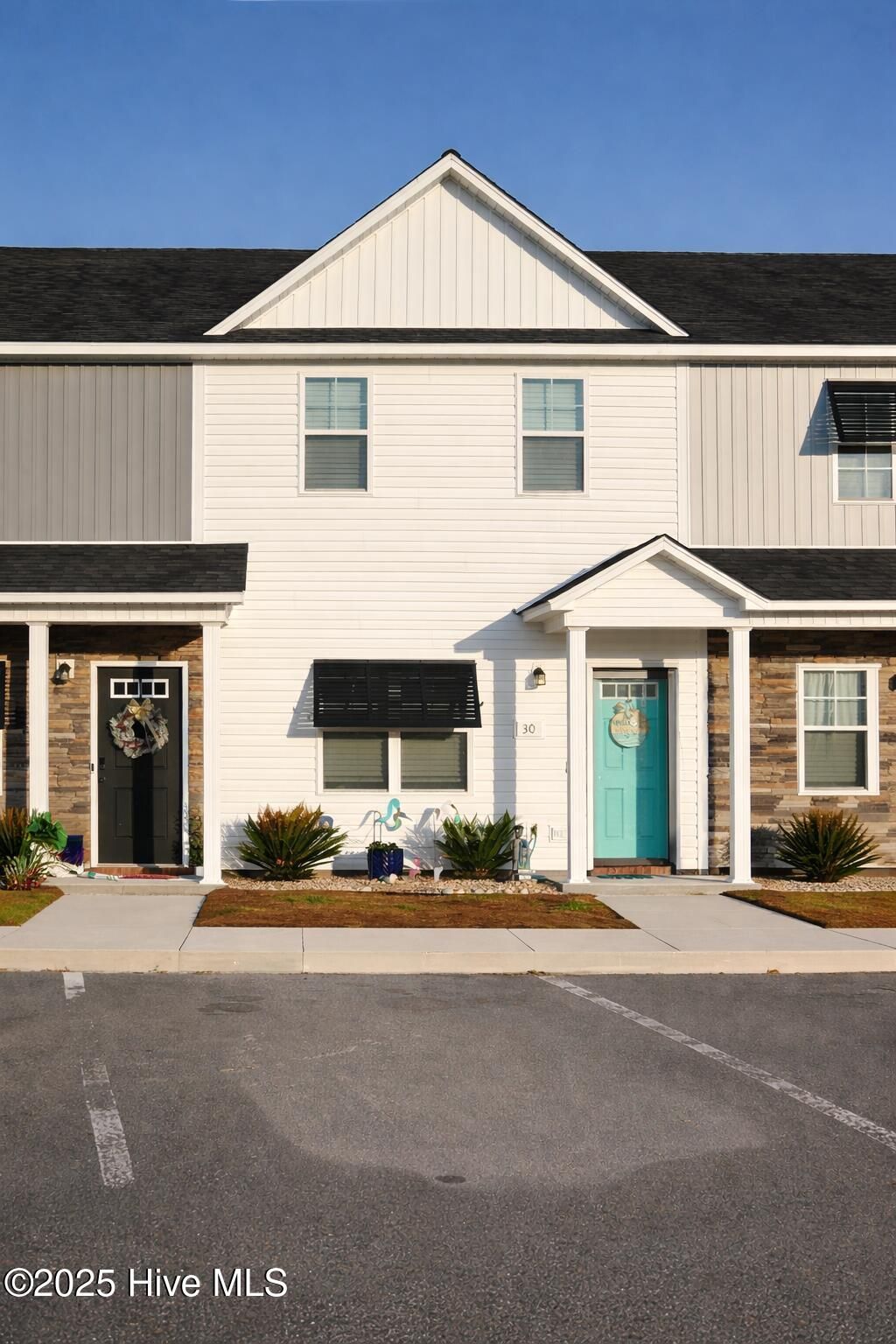 Photo of 30 Outrigger Drive, Swansboro, NC 28584 (MLS # 100546881)