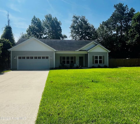 Homes For Sale - 106 Driftwood Lane<br/> Hampstead, NC 28443
