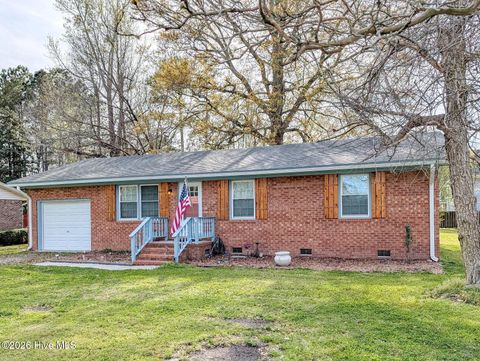 Homes For Sale - 213 N Mcrae Street<br/> Burgaw, NC 28425