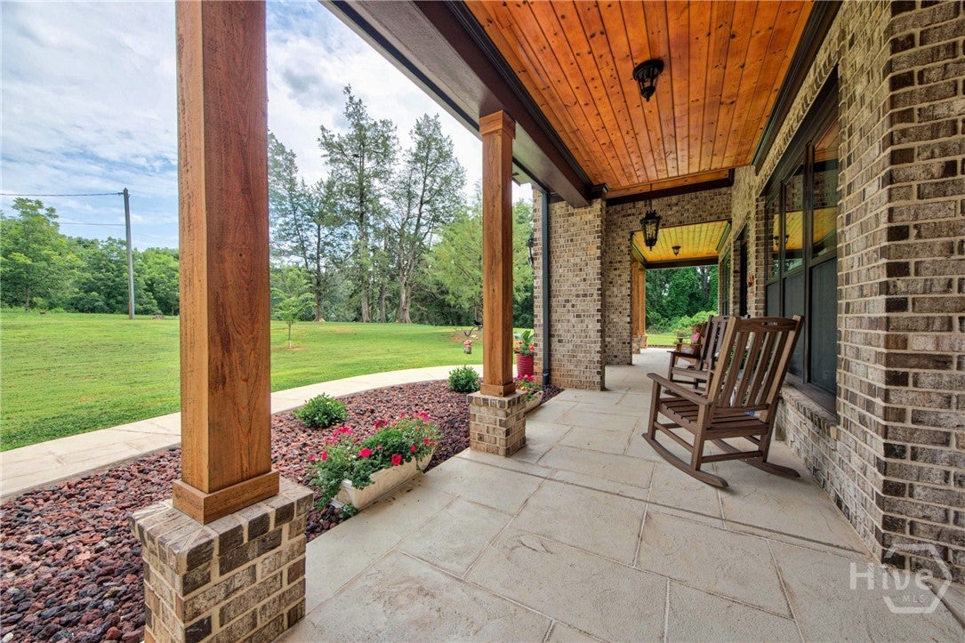 233 Hunter Road