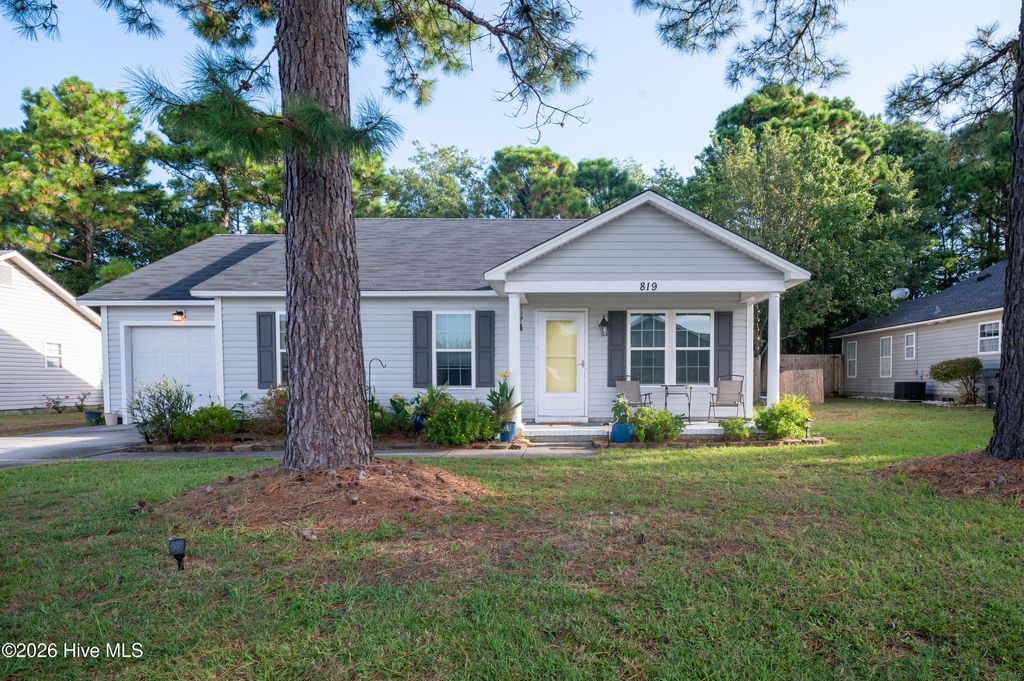 Photo of 819 Brewster Lane, Wilmington, NC 28412 (MLS # 100553127)