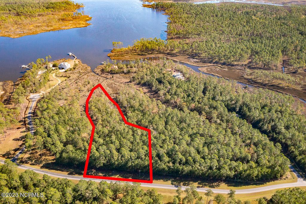 Photo of 29 Paradox Point Drive, Aurora, NC 27806 (MLS # 100410455)