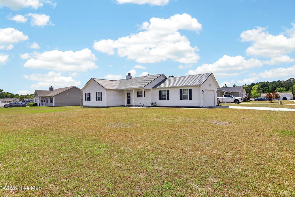 Photo of 107 Jenna Rea Road, Hubert, NC 28539 (MLS # 100566610)