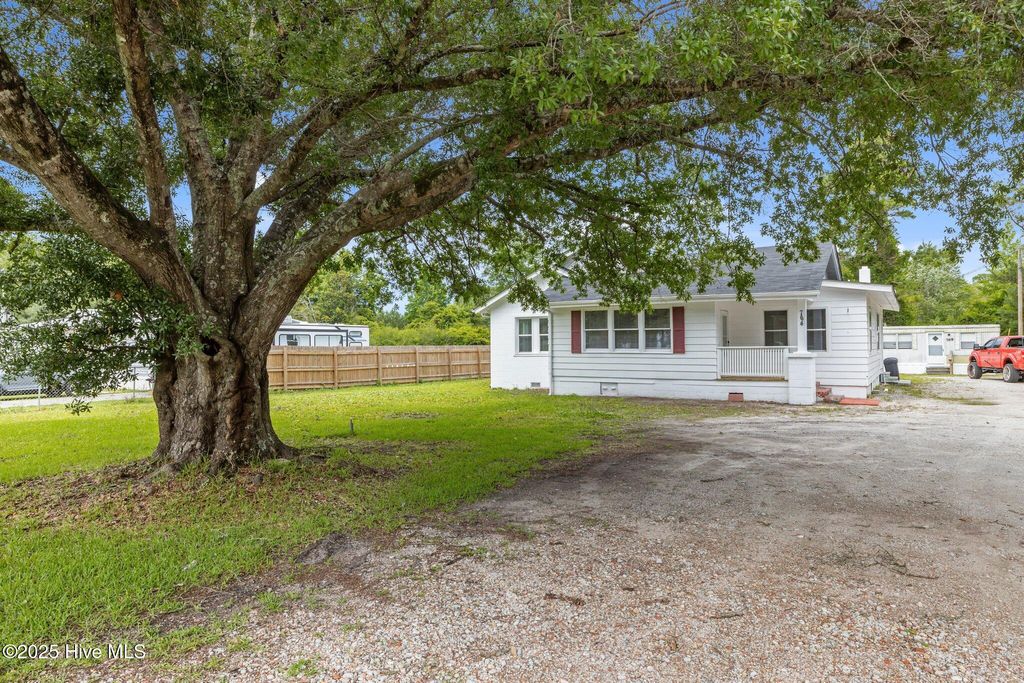 Photo of 764 Chatham Street, Newport, NC 28570 (MLS # 100513223)