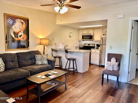 Tiny photo for 118 Dock Street #Apt 8, Wilmington, NC 28401 (MLS # 100586295)