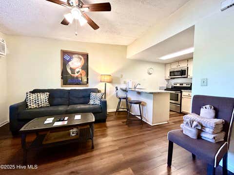 Tiny photo for 118 Dock Street #Apt 8, Wilmington, NC 28401 (MLS # 100586295)