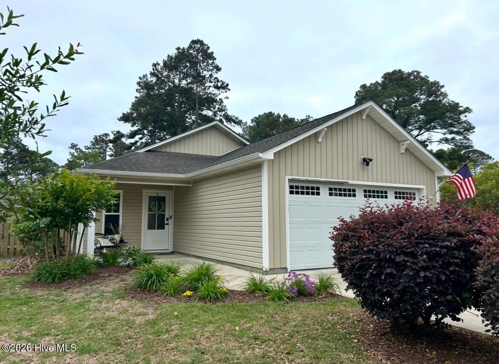 Photo of 102 Bay Tree Circle, Hampstead, NC 28443 (MLS # 100569972)