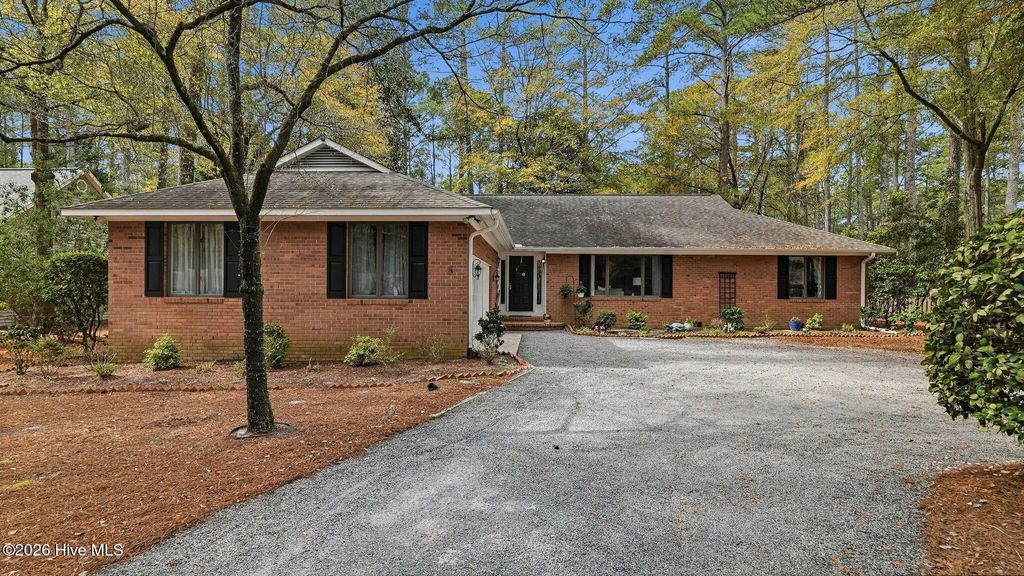 Photo of 55 Westchester Circle, Pinehurst, NC 28374 (MLS # 100562205)