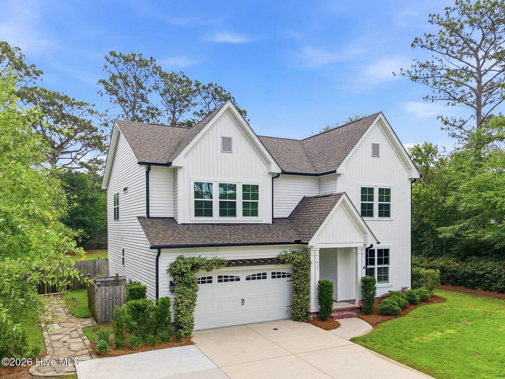 Photo of 413 Robert E Lee Drive, Wilmington, NC 28412 (MLS # 100575878)