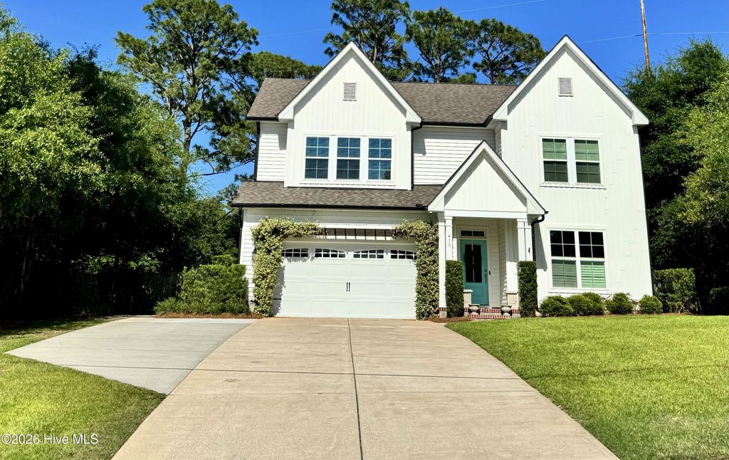 Photo of 413 Robert E Lee Drive, Wilmington, NC 28412 (MLS # 100575878)