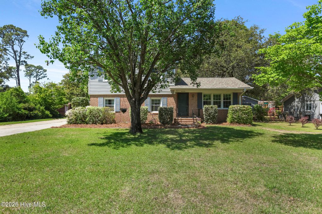 Photo of 4925 Pleasant Oaks Drive, Wilmington, NC 28412 (MLS # 100567633)