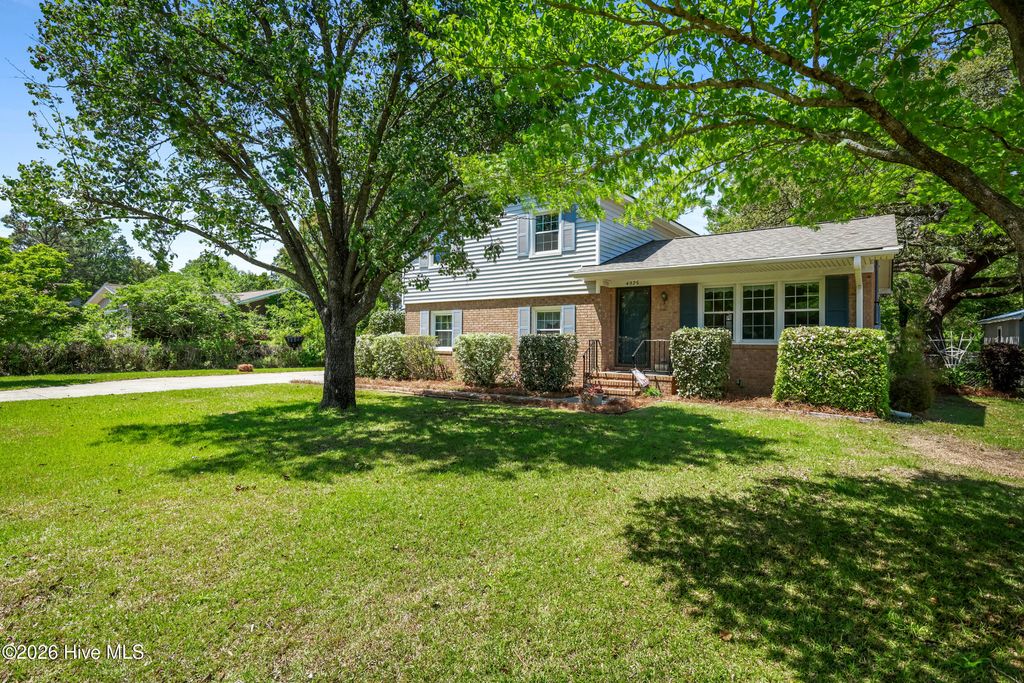Photo of 4925 Pleasant Oaks Drive, Wilmington, NC 28412 (MLS # 100567633)