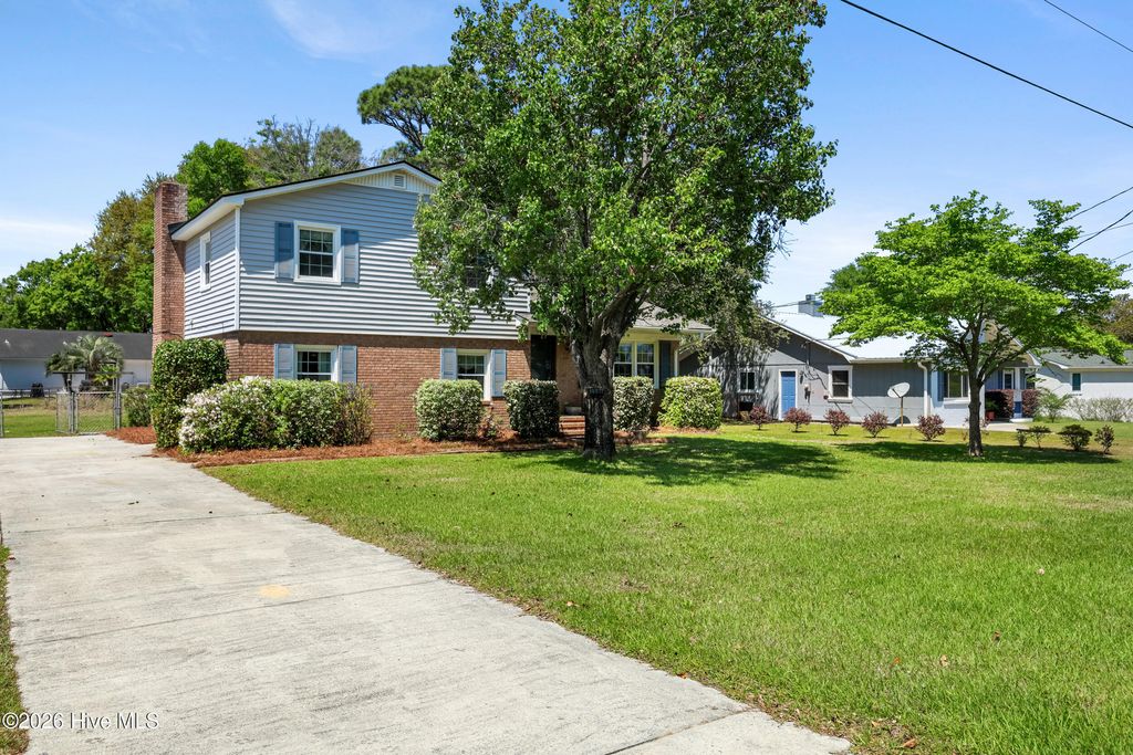 Photo of 4925 Pleasant Oaks Drive, Wilmington, NC 28412 (MLS # 100567633)