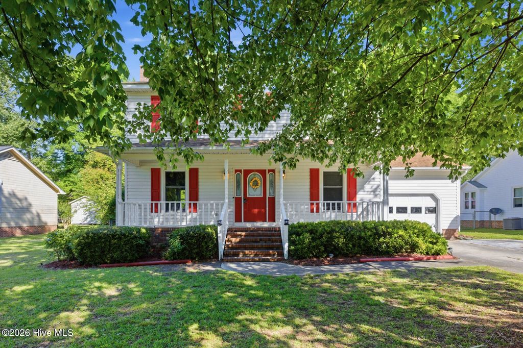 Photo of 165 Raintree Circle, Jacksonville, NC 28540 (MLS # 100574547)