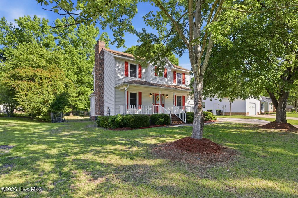 Photo of 165 Raintree Circle, Jacksonville, NC 28540 (MLS # 100574547)