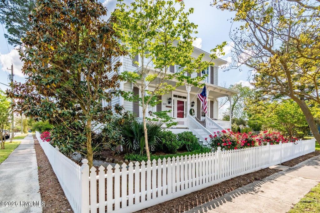 Photo of 323 E 2nd Street, Washington, NC 27889 (MLS # 100555442)