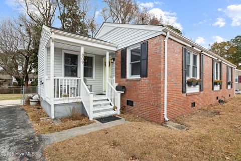Tiny photo for 809 Barn Street, Jacksonville, NC 28540 (MLS # 100546254)
