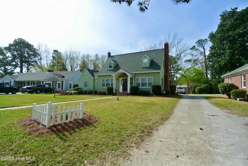 Photo of 1813 Tryon Road, New Bern, NC 28560 (MLS # 100496397)