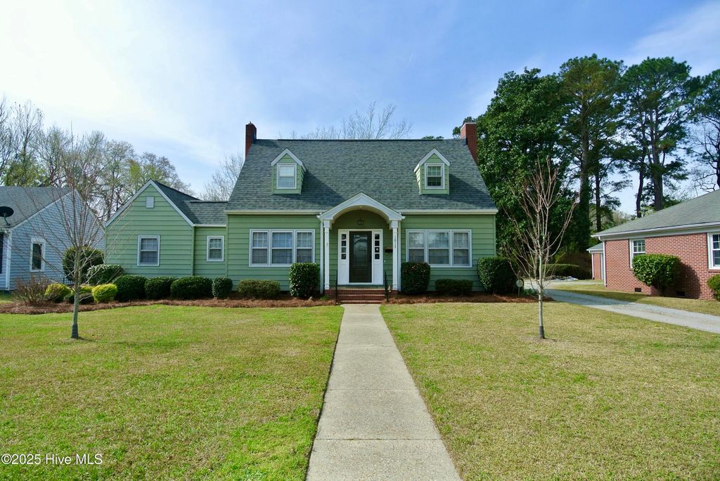 Photo of 1813 Tryon Road, New Bern, NC 28560 (MLS # 100496397)