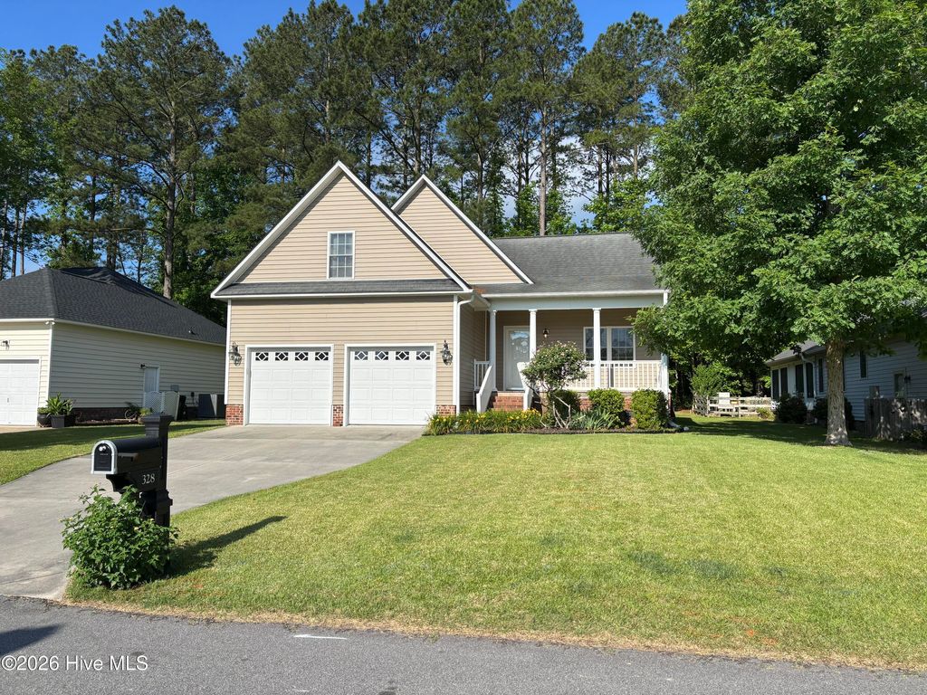 Photo of 328 Lakemere Drive, New Bern, NC 28562 (MLS # 100575283)