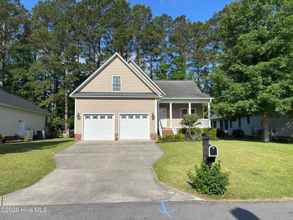 Photo of 328 Lakemere Drive, New Bern, NC 28562 (MLS # 100575283)