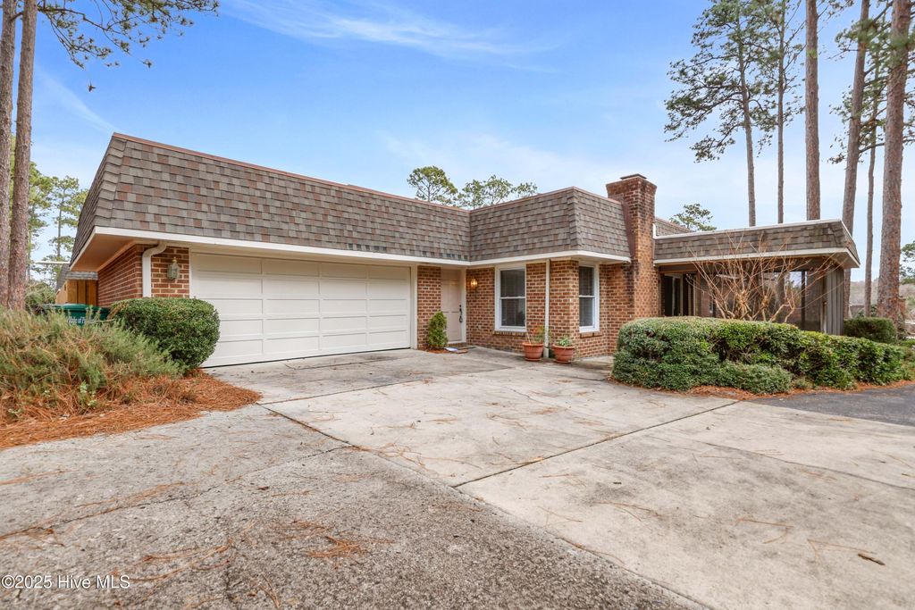 Photo of 124 Racquet Lane, Pinehurst, NC 28374 (MLS # 100546193)