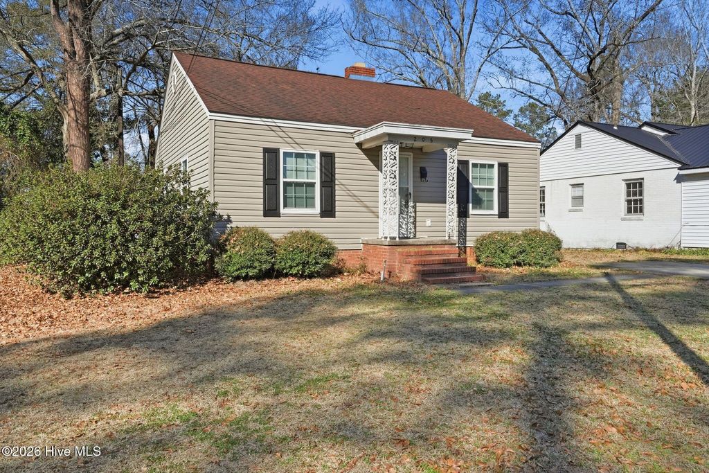 Photo of 205 N Thompson Street, Whiteville, NC 28472 (MLS # 100557013)