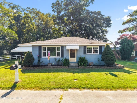 Homes For Sale - 202 Academy Street<br/> Gates County, Gatesville, NC 27938