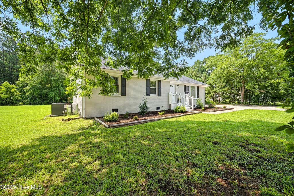 Photo of 534 White Oak Road, Eure, NC 27935 (MLS # 100592792)