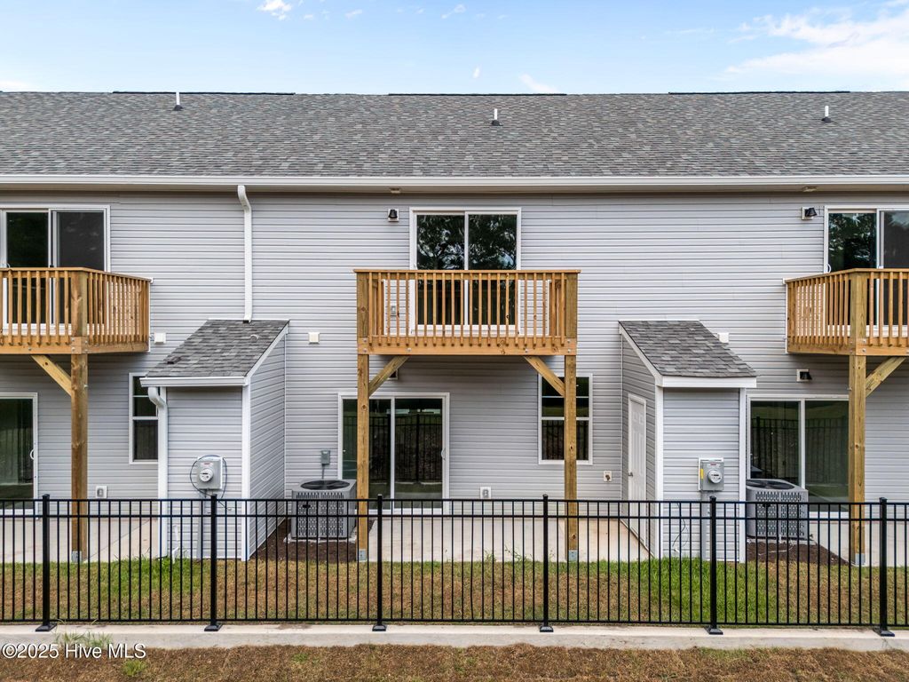 Photo of 229 Sandy Cove Lane, Sneads Ferry, NC 28460 (MLS # 100544882)