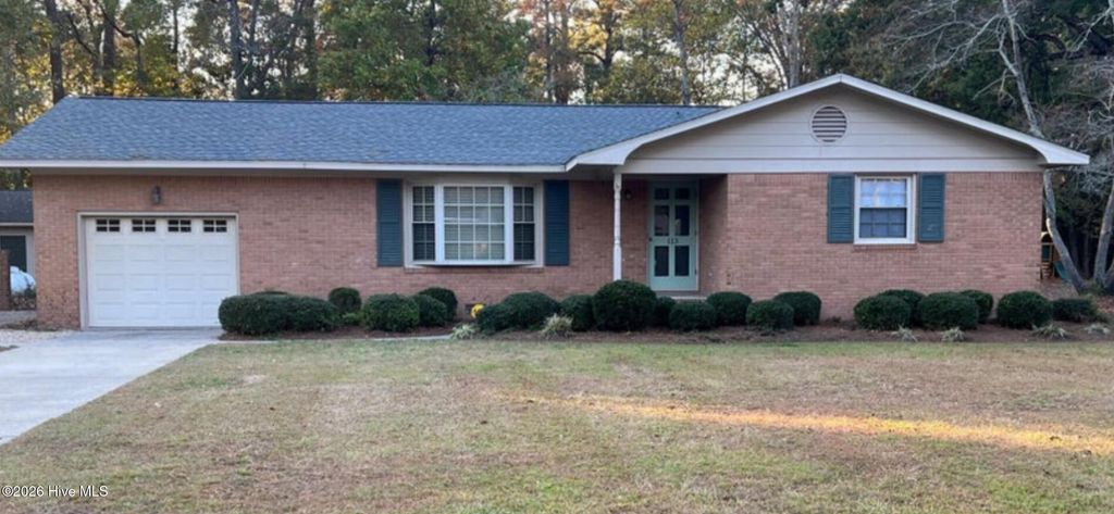 Photo of 113 Cedar Circle, Washington, NC 27889 (MLS # 100550117)