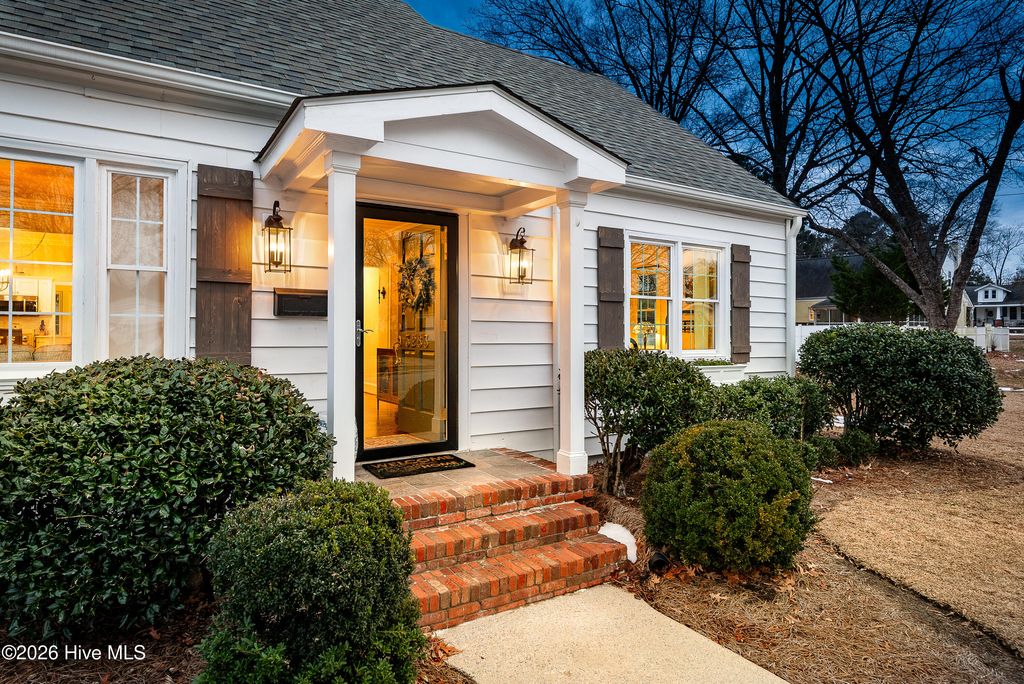 Photo of 3283 N Contentnea Street, Farmville, NC 27828 (MLS # 100553654)