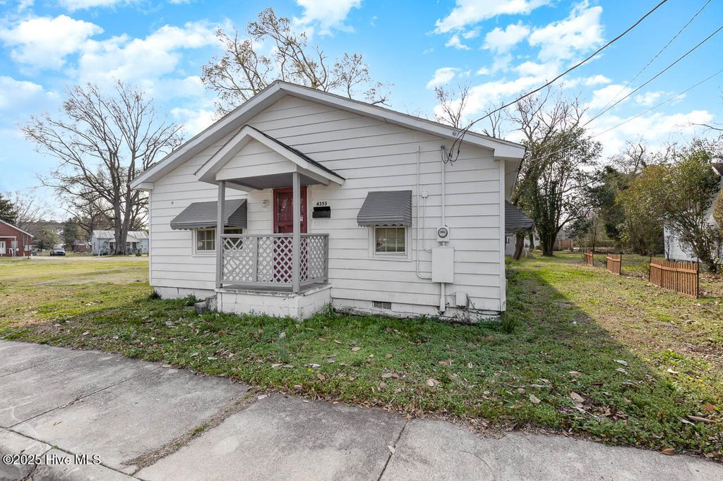 Photo of 4355 Wallace Street, Farmville, NC 27828 (MLS # 100570600)