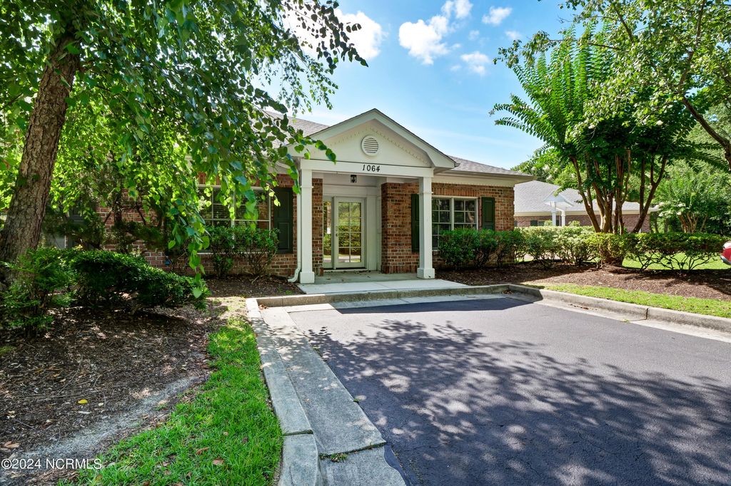 Photo of 1064 Headwater Cove Lane, Wilmington, NC 28403 (MLS # 100544215)