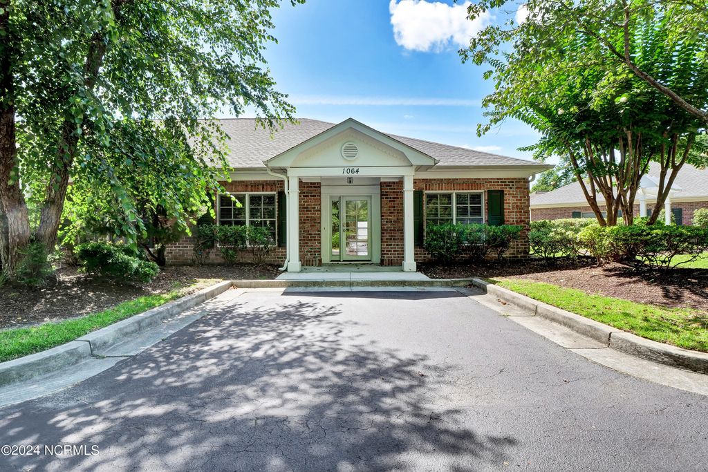 Photo of 1064 Headwater Cove Lane, Wilmington, NC 28403 (MLS # 100544215)