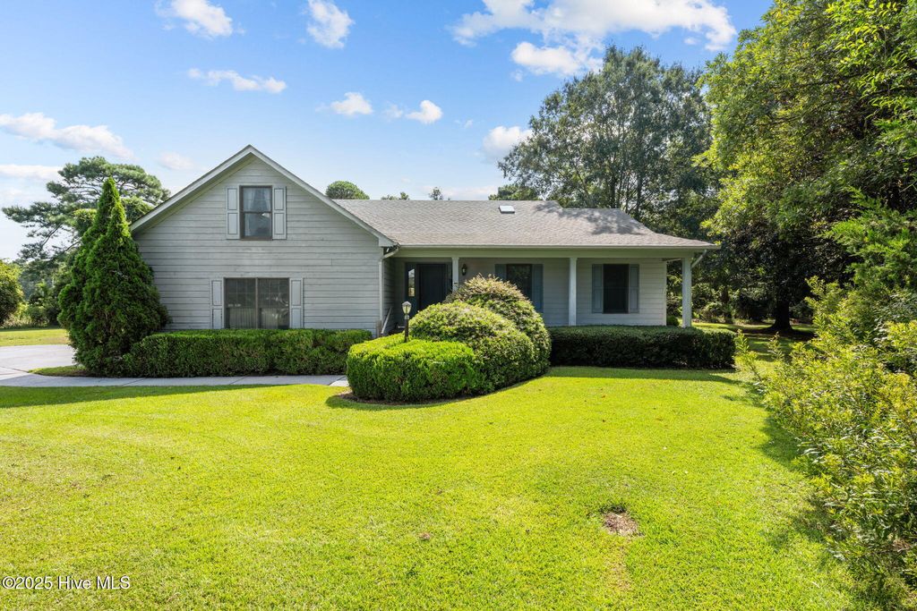 Photo of 1506 Mona Passage Court, New Bern, NC 28560 (MLS # 100525172)