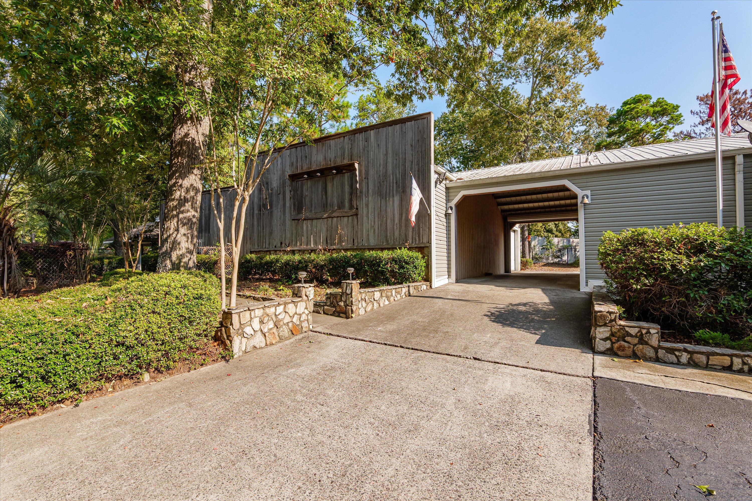 877 W Five Notch Road