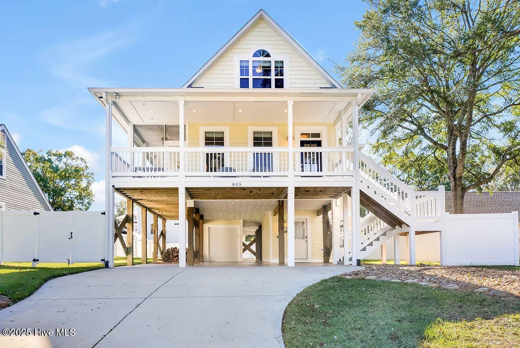 805 E Yacht Drive