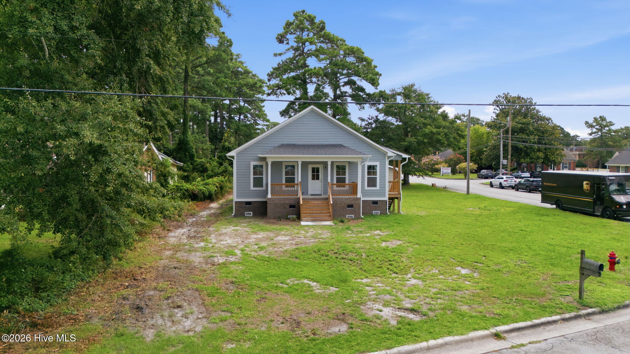 700 N Grace Avenue
