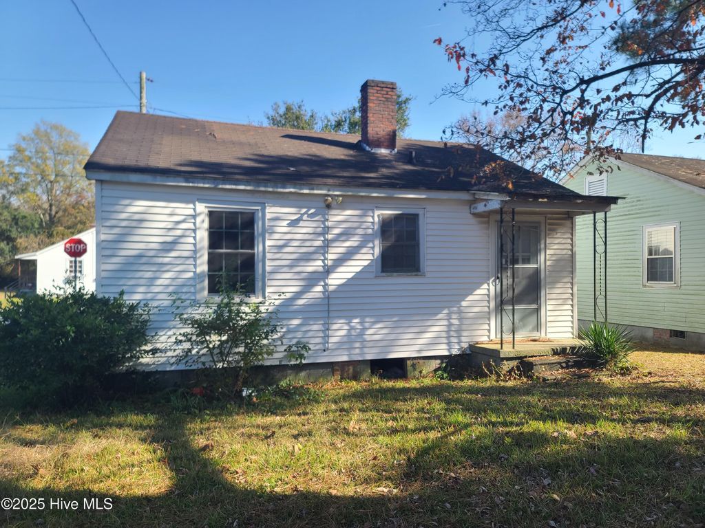 Photo of 212 Clay Street, Kinston, NC 28501 (MLS # 100542900)