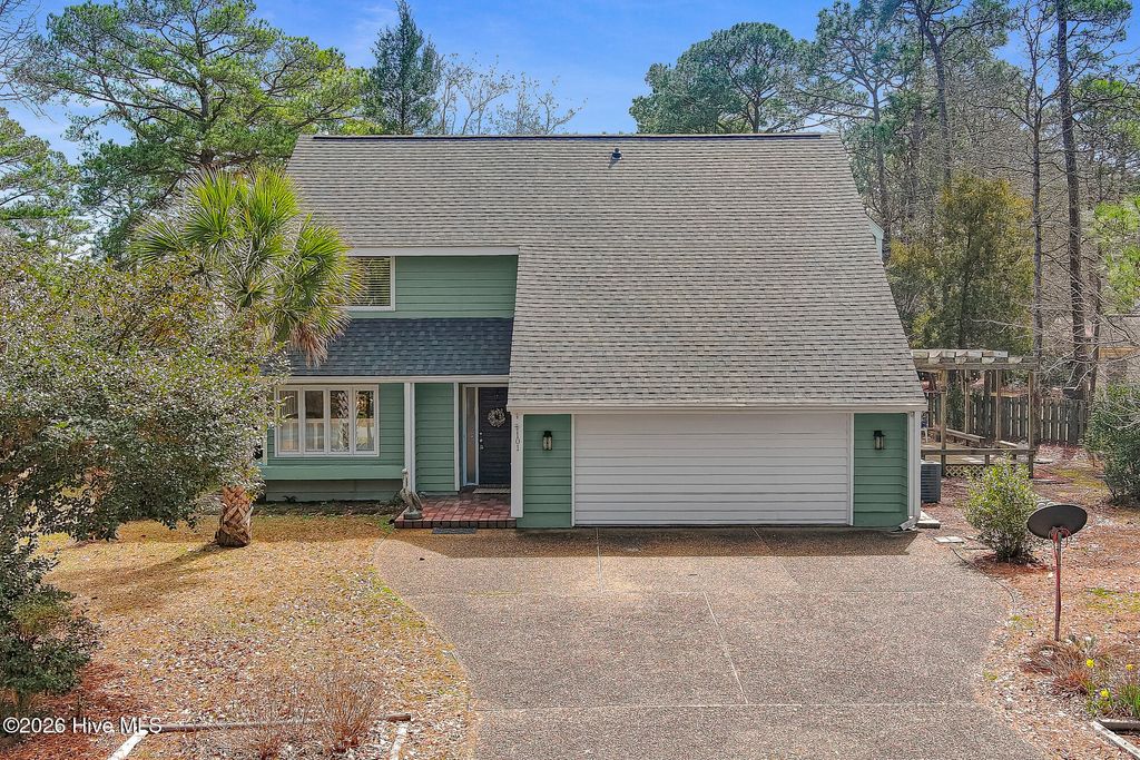 Photo of 101 Fairway Drive W, Morehead City, NC 28557 (MLS # 100560474)