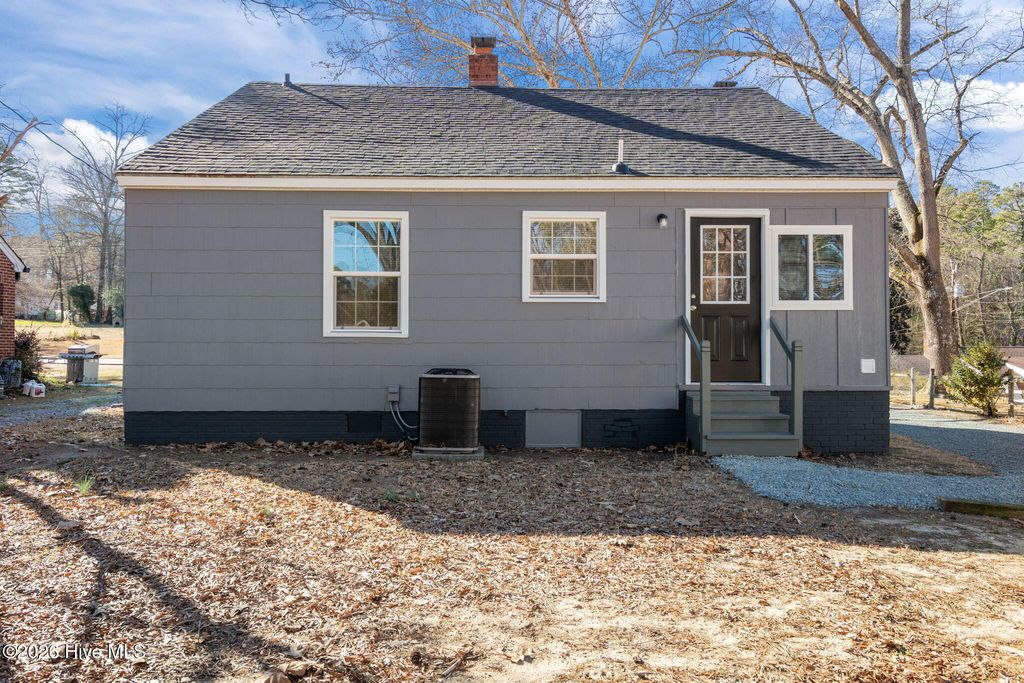 Photo of 260 E Elm Street, Robbins, NC 27325 (MLS # 100556268)