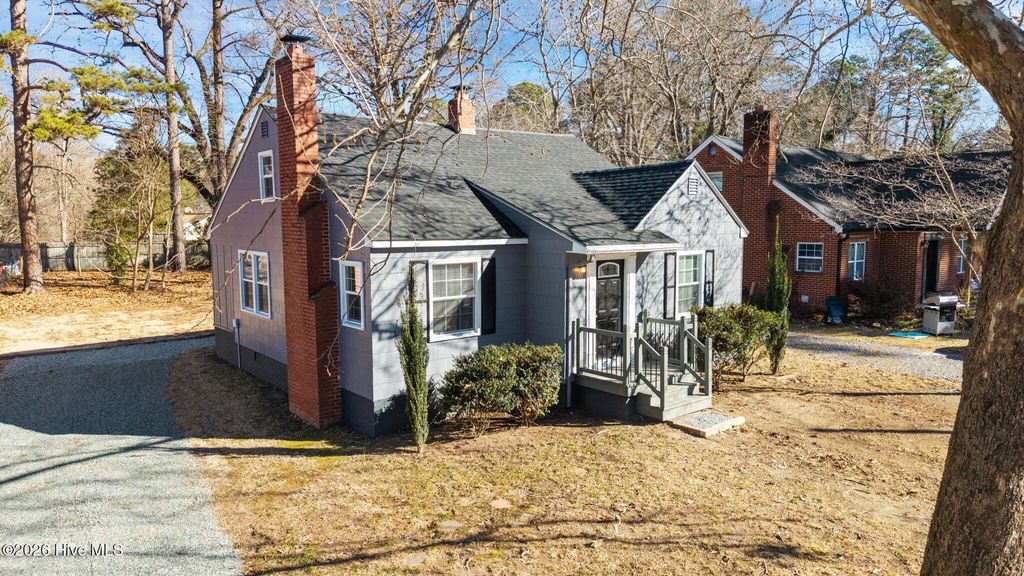 Photo of 260 E Elm Street, Robbins, NC 27325 (MLS # 100556268)