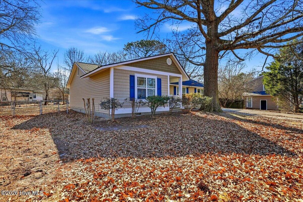 Photo of 111 Lakehurst Drive, Dudley, NC 27833 (MLS # 100550098)